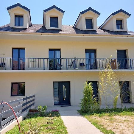 Residence De La Gare, Chambre Meublee Лонжюмо Экстерьер фото