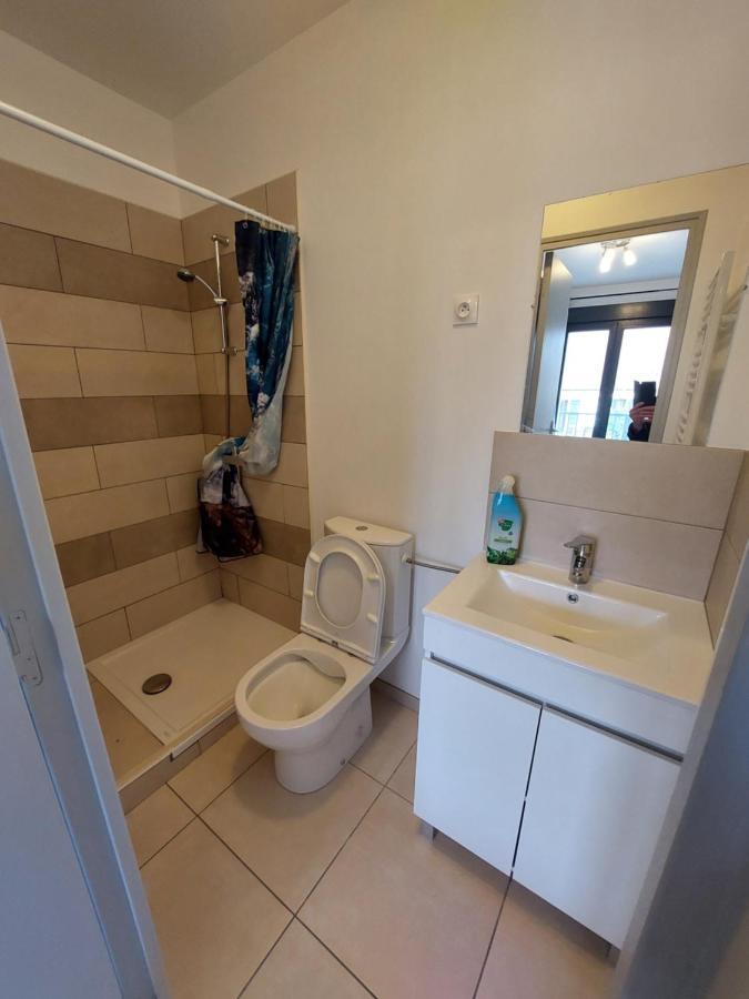 Residence De La Gare, Chambre Meublee Лонжюмо Экстерьер фото